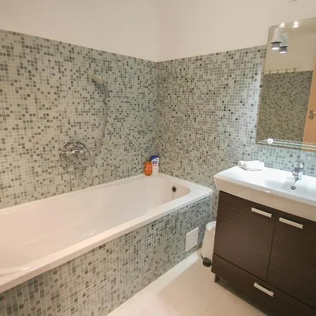 Grand Place - Nice 100m2 - 3 Bedrooms